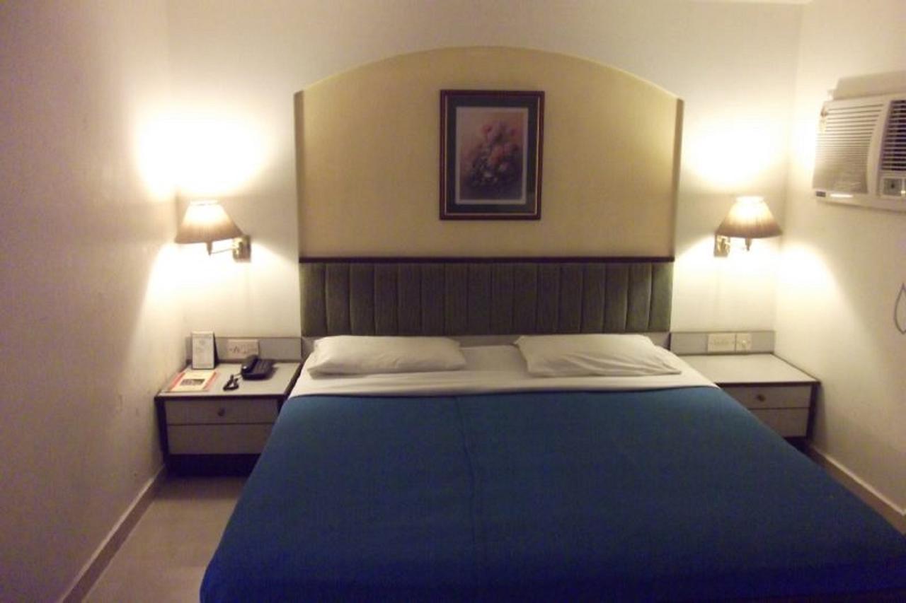 Hotel Bluehill Bhavnagar Eksteriør billede