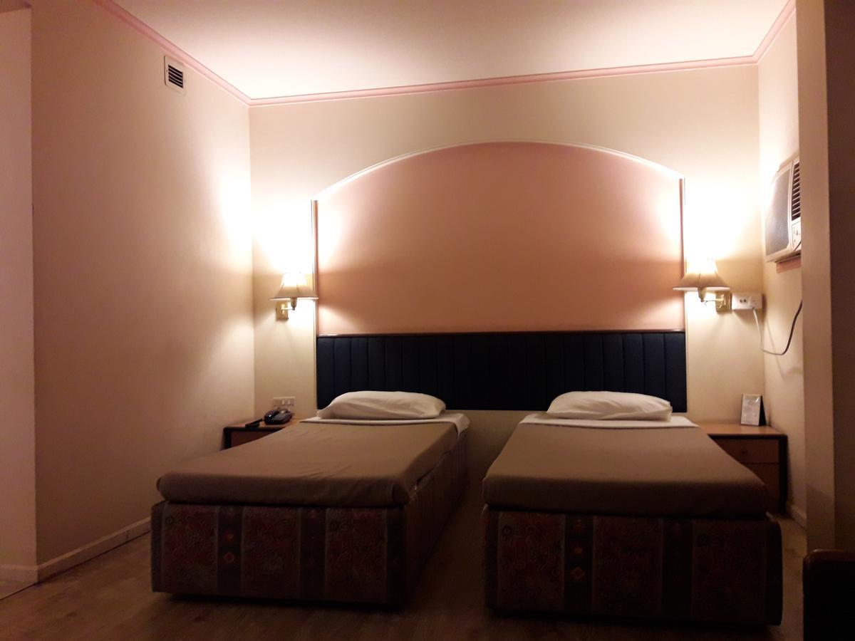 Hotel Bluehill Bhavnagar Eksteriør billede