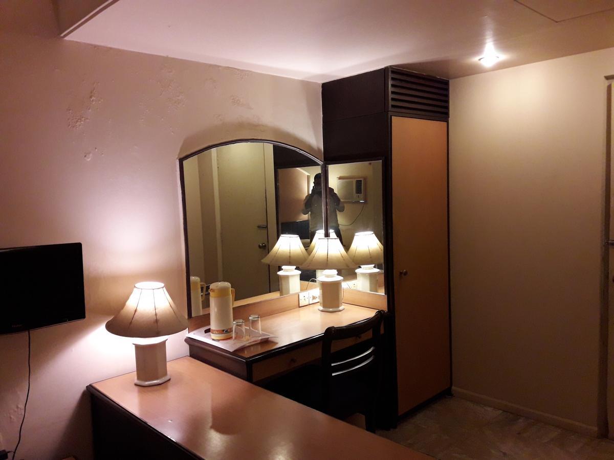 Hotel Bluehill Bhavnagar Eksteriør billede