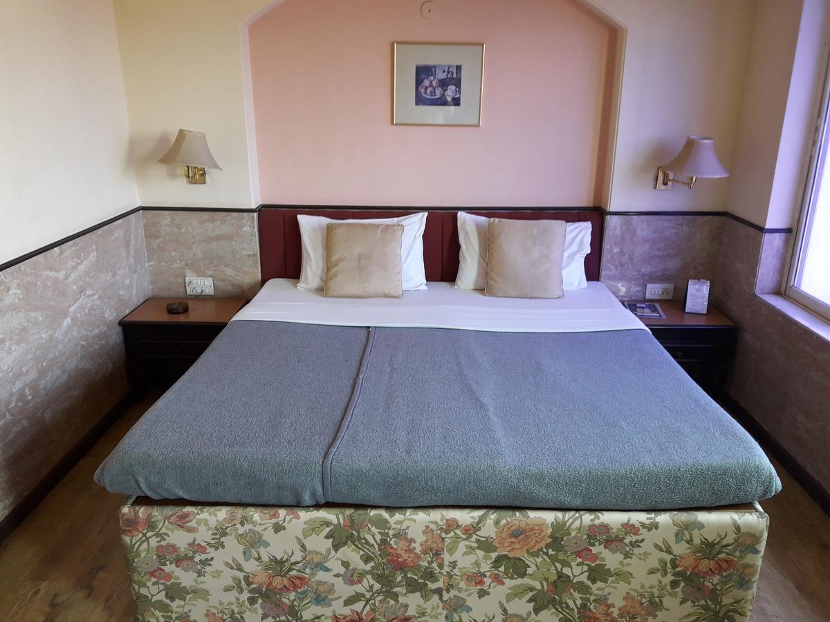 Hotel Bluehill Bhavnagar Eksteriør billede