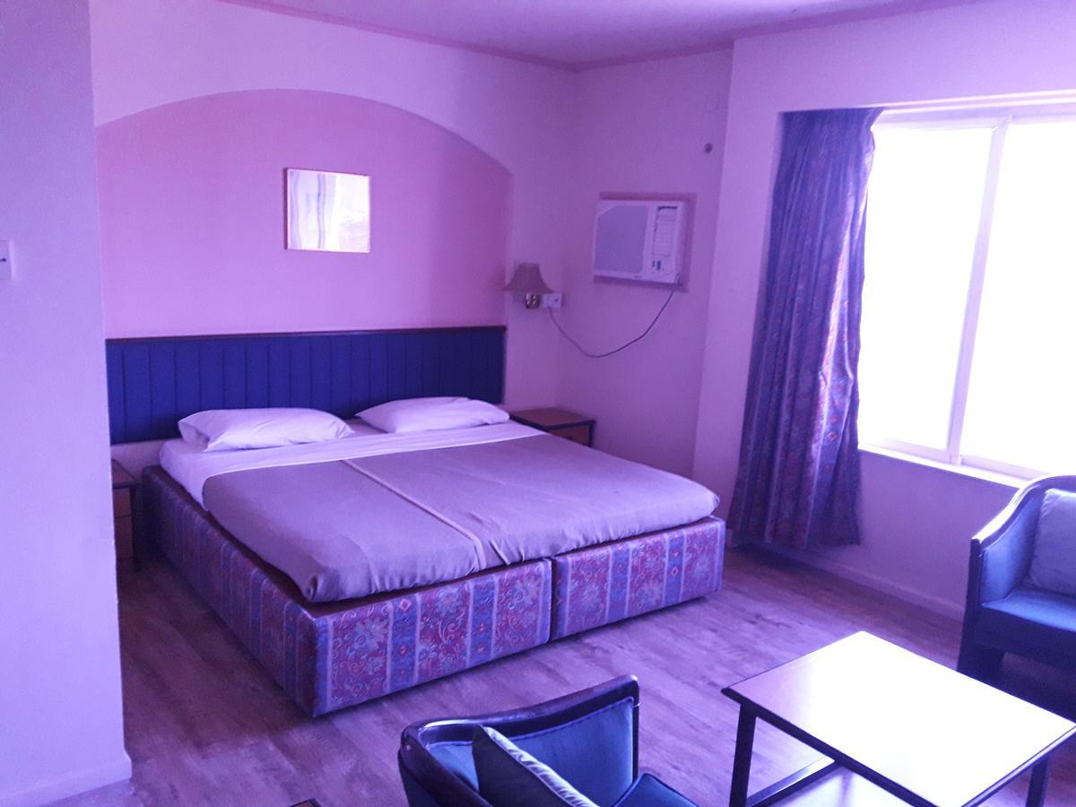 Hotel Bluehill Bhavnagar Eksteriør billede