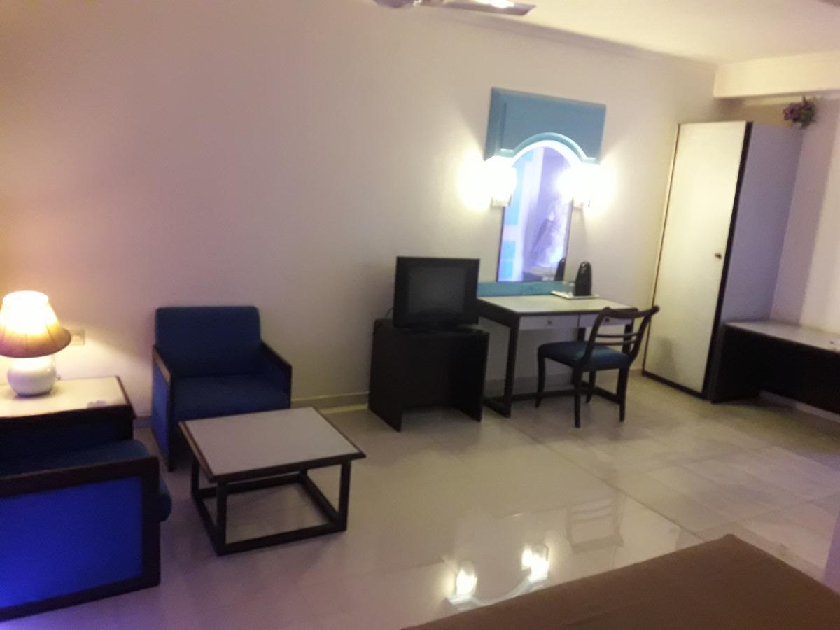 Hotel Bluehill Bhavnagar Eksteriør billede