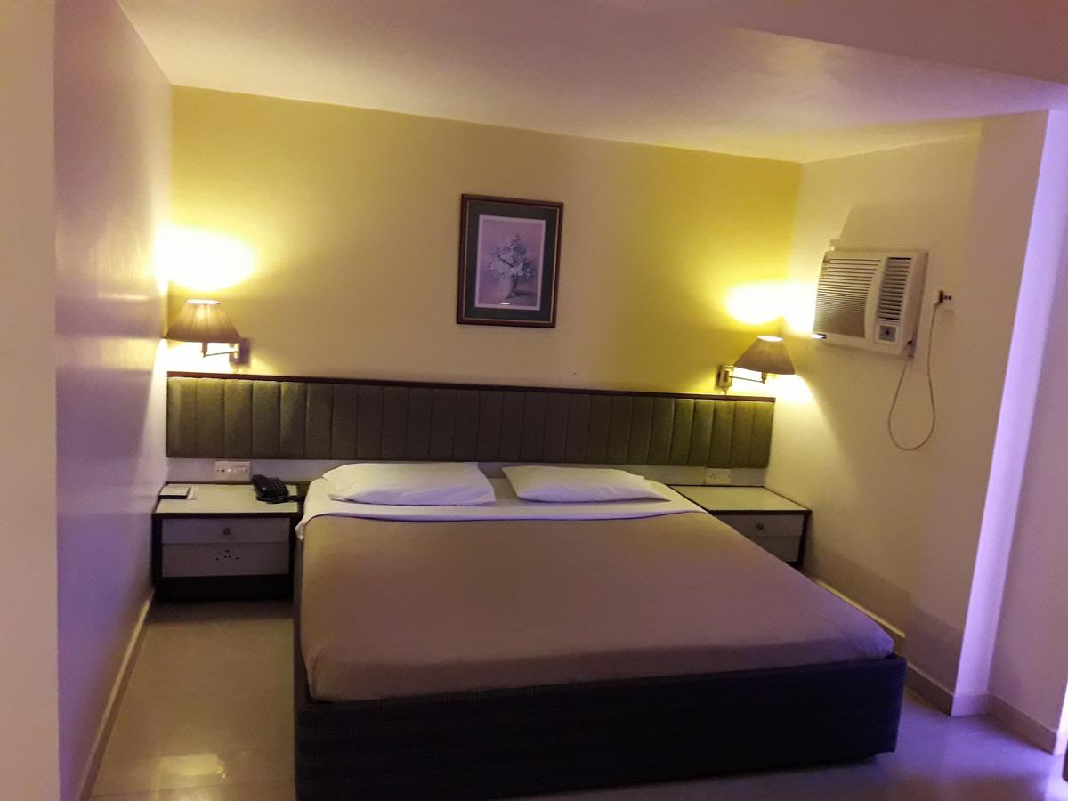 Hotel Bluehill Bhavnagar Eksteriør billede