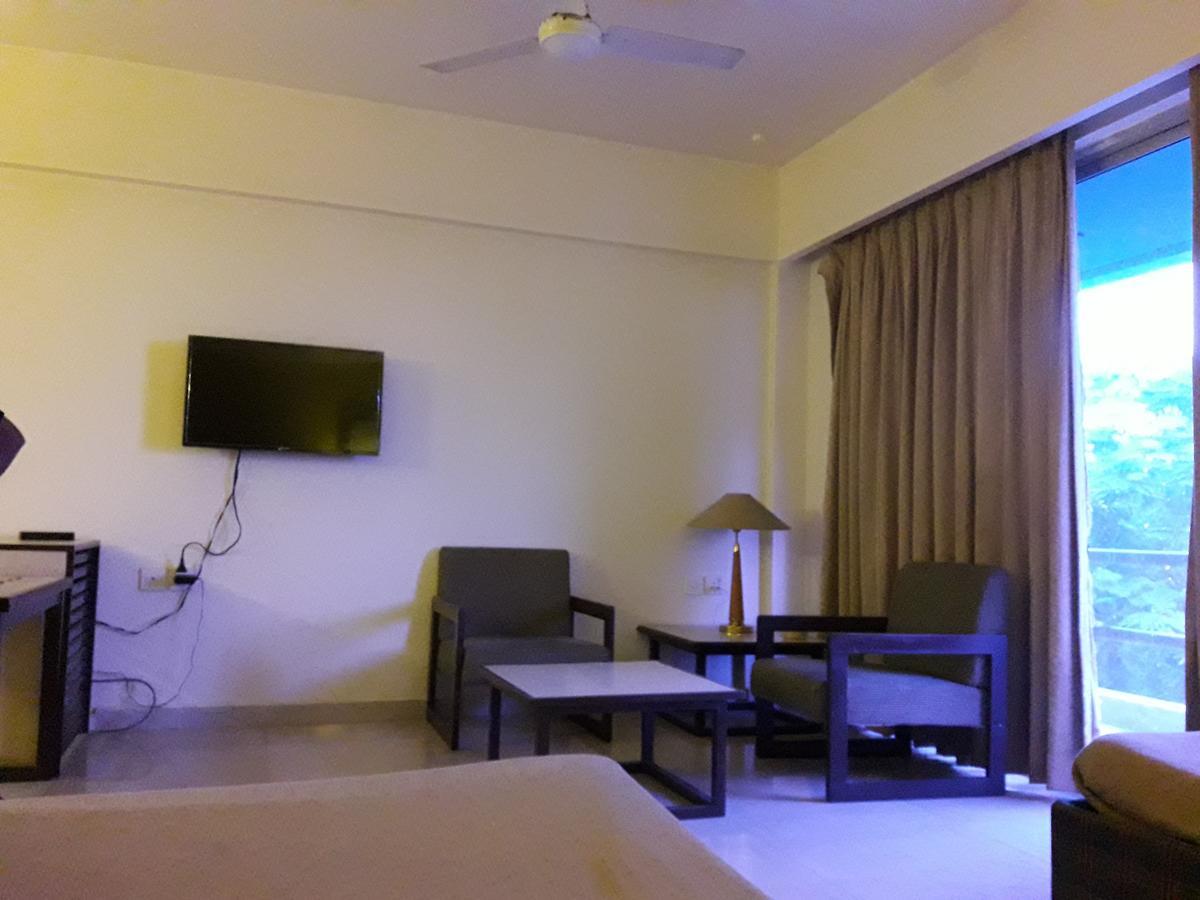 Hotel Bluehill Bhavnagar Eksteriør billede