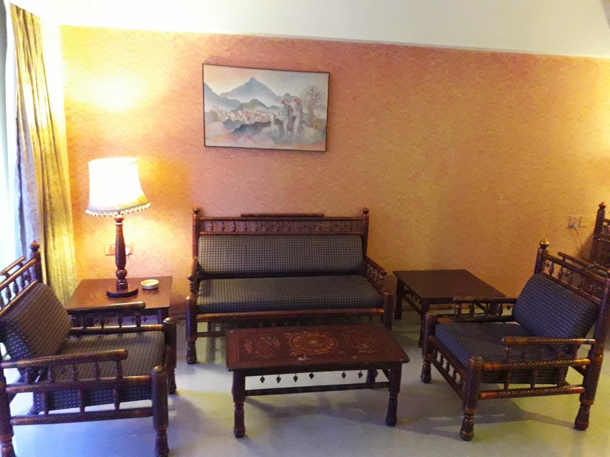 Hotel Bluehill Bhavnagar Eksteriør billede