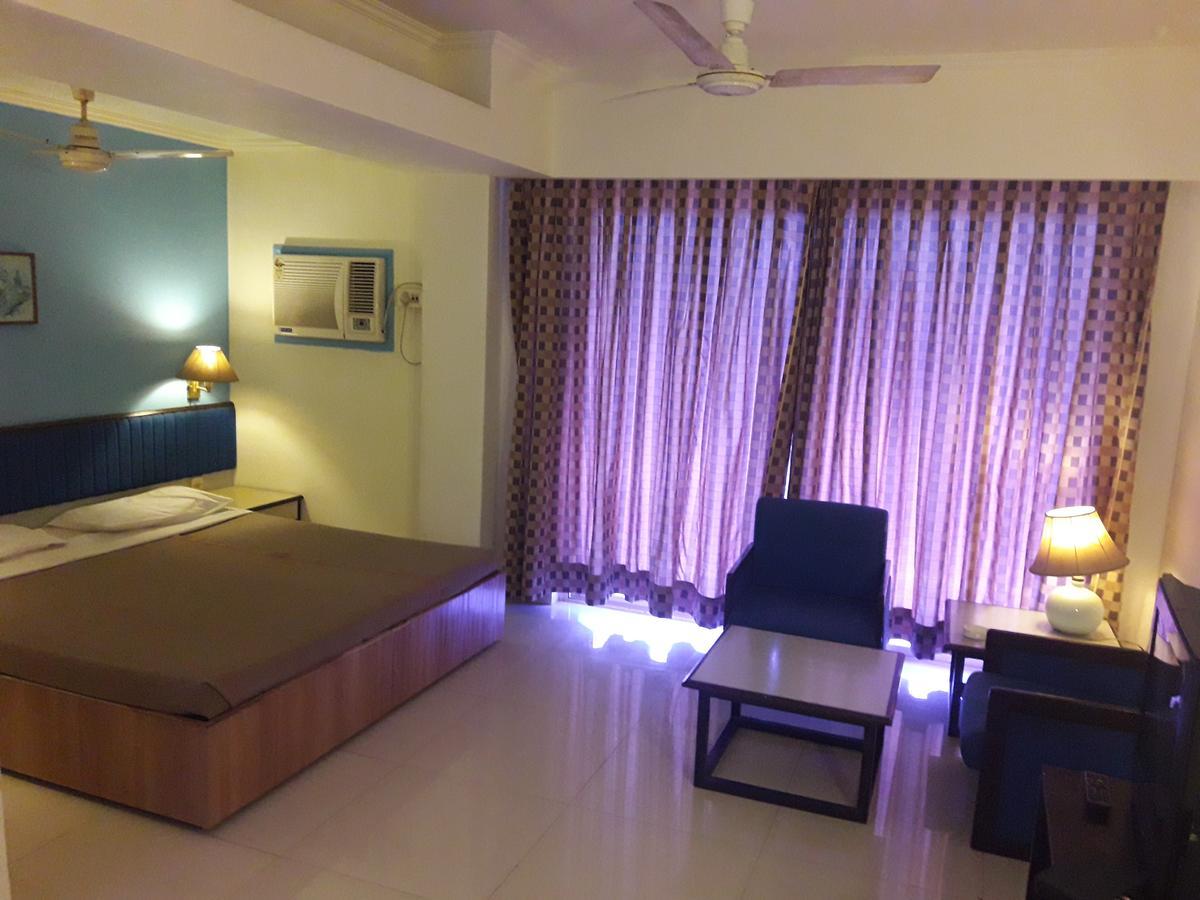 Hotel Bluehill Bhavnagar Eksteriør billede